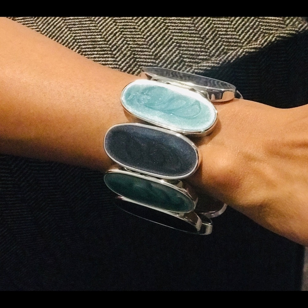 New York & Company blue tones bracelet